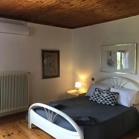 Kır Evi Sarakinas Kalampáka